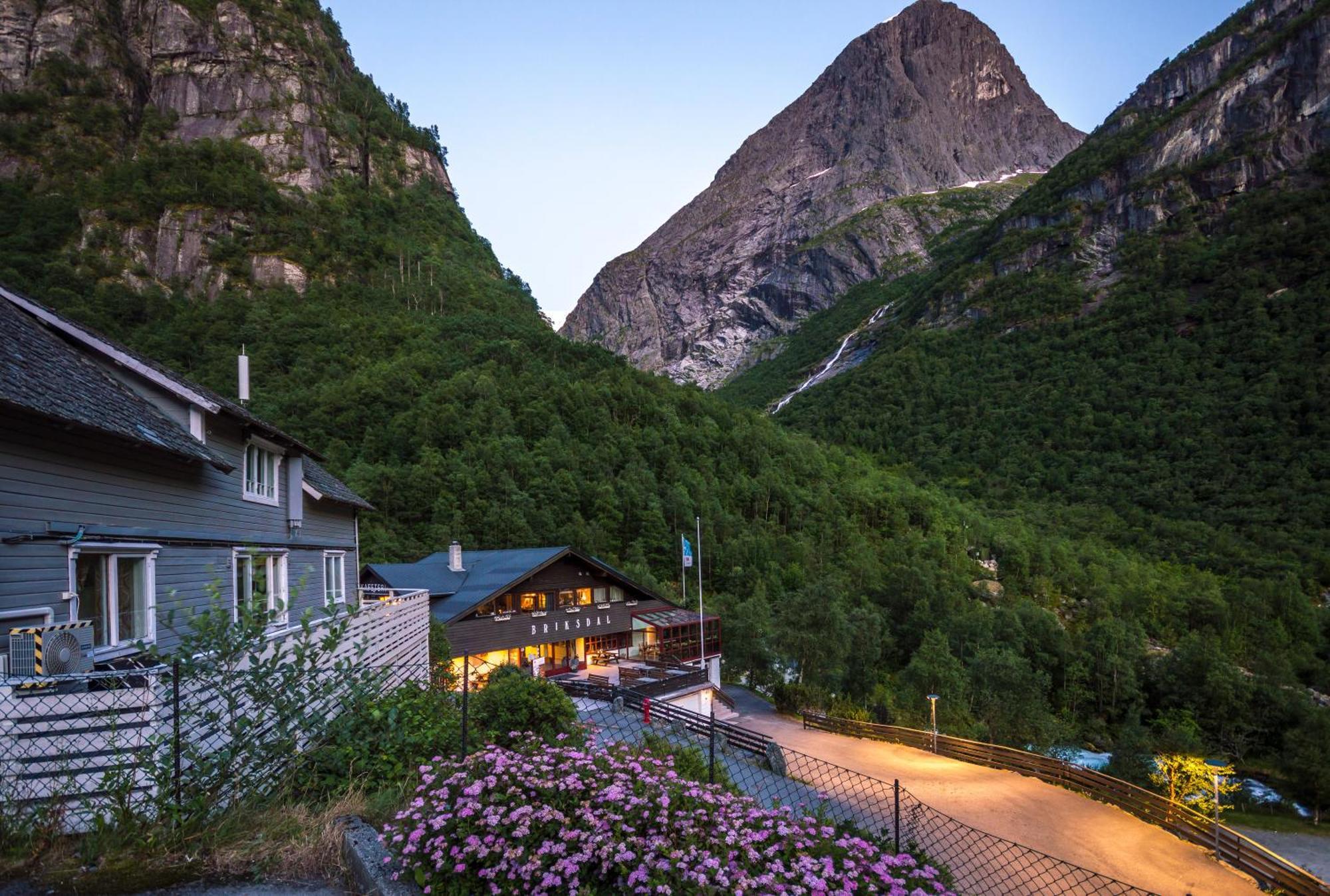 Briksdalsbre Fjellstove Hotel Exterior photo