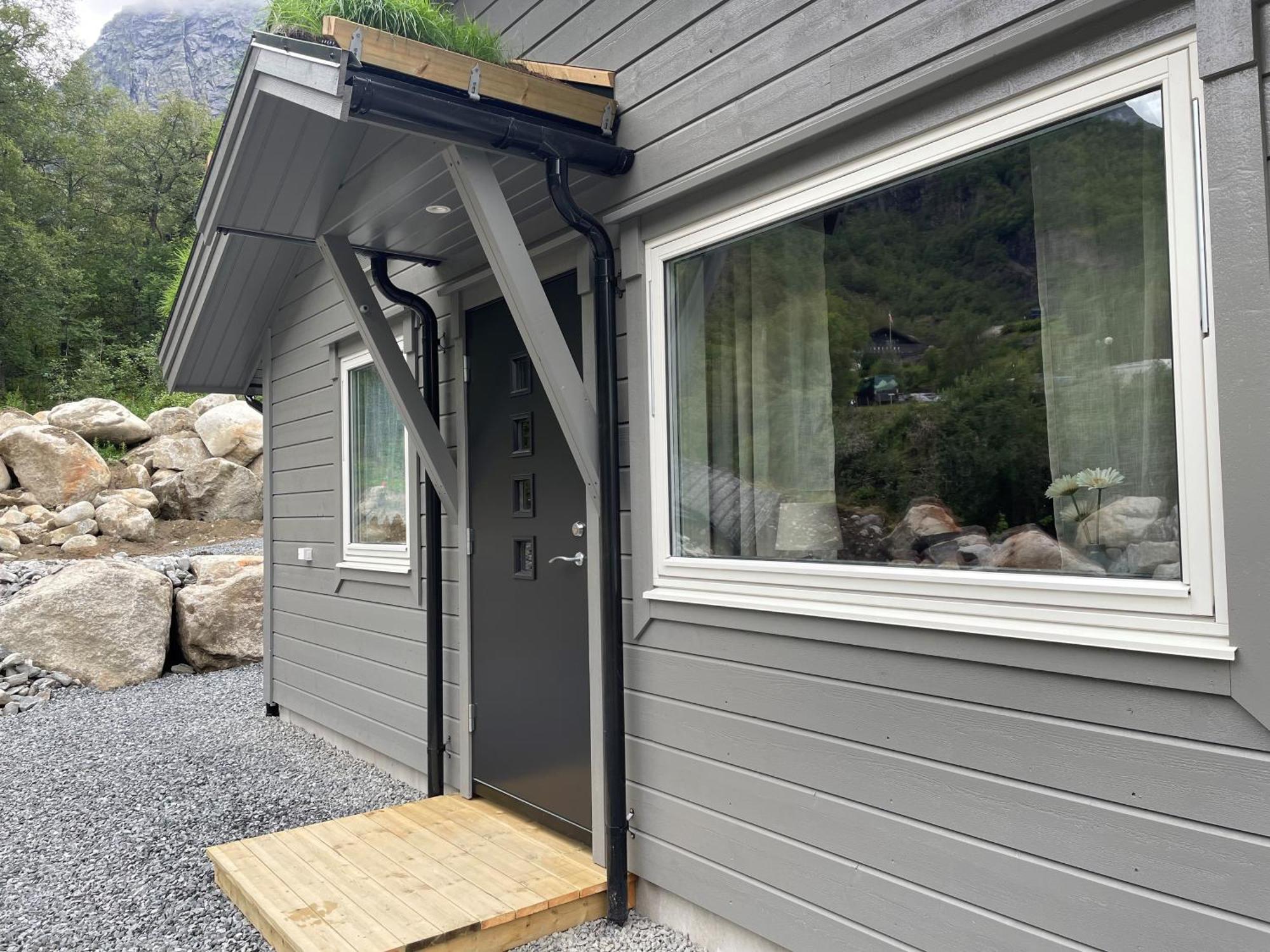 Briksdalsbre Fjellstove Hotel Exterior photo