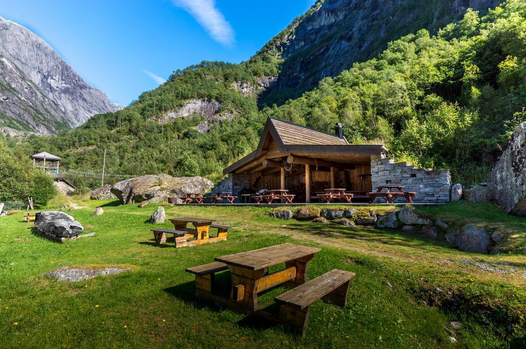 Briksdalsbre Fjellstove Hotel Exterior photo