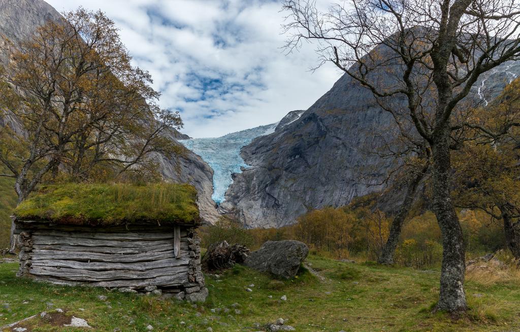 Briksdalsbre Fjellstove Hotel Exterior photo